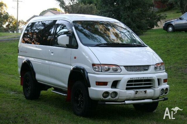 2000_mitsubishi_delica_series_2_chamonix_white_automatic_van_20119287.jpg