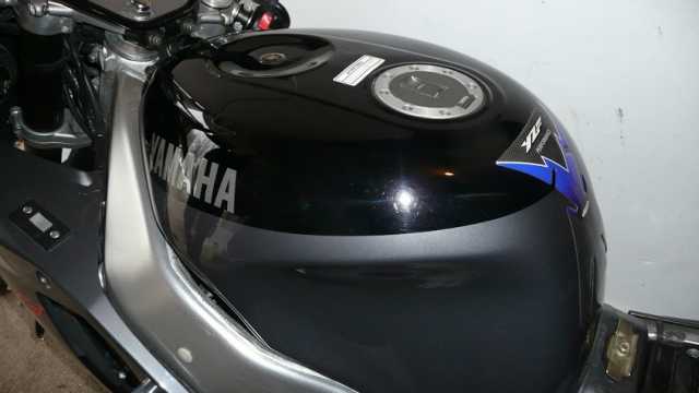 yamaha yzf 750_2.JPG