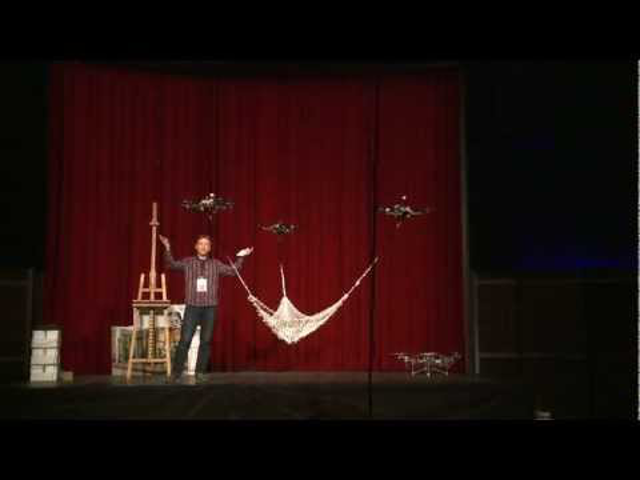 Raffaello D'Andrea előadása a visszacsatolásos vezérlésről