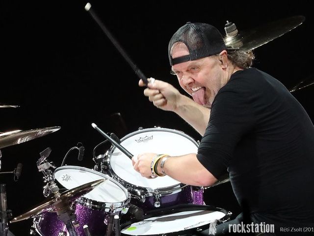 MetallicAI - Most Metallica szöveget írattak a mesterséges intelligenciával