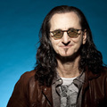 Két eddig kiadatlan dalt villantott Geddy Lee