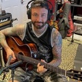 Hallgass bele a Five Finger Death Punch volt gitárosának szólóprojektjébe!