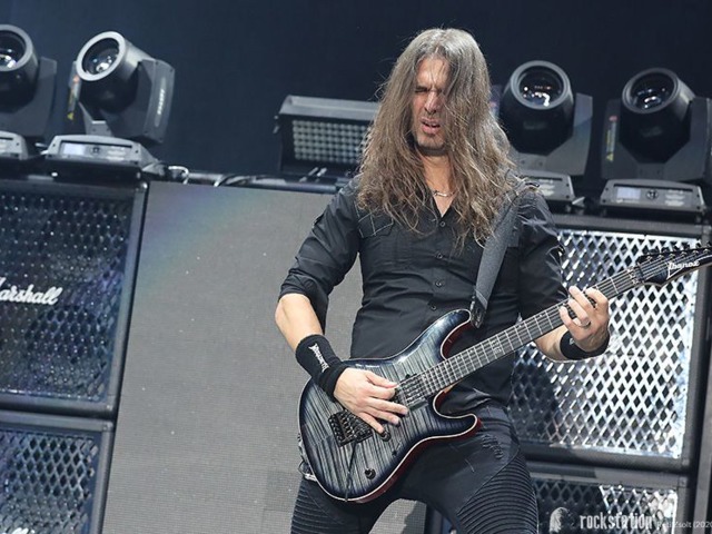 Nyílt forráskódú metal - Friss szólólemezzel támad a Megadeth gitárosa!