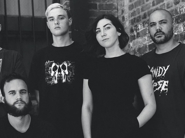 Sokk az agynak és a szemnek - Friss nóta a Year Of The Knife-tól
