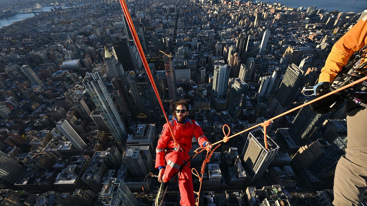 jared-leto-empire-state-building-climb-november-2023-empire-state-realty-trust-8.jpg