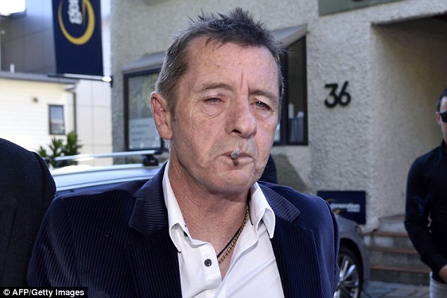 phil_rudd_2015.jpg