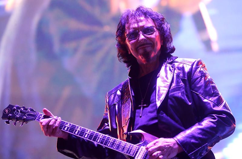 Hamarosan megjelenik Tony Iommi képeskönyve