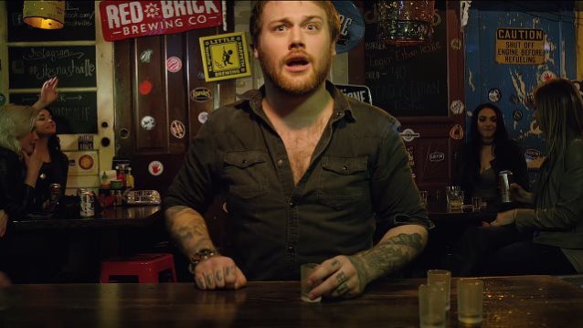 dannyworsnopoverdrinkvid_638.jpg