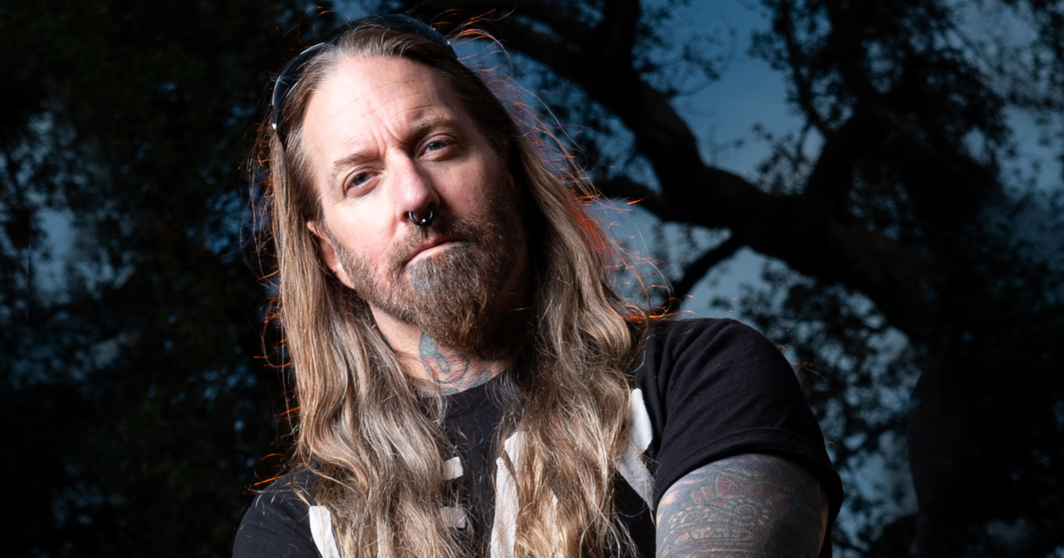 devildriver-dez-fafara-1536x806.png