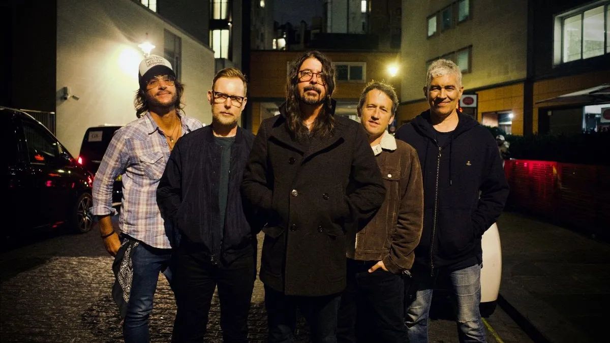 Tízperces dal jött a Foo Fighters-től