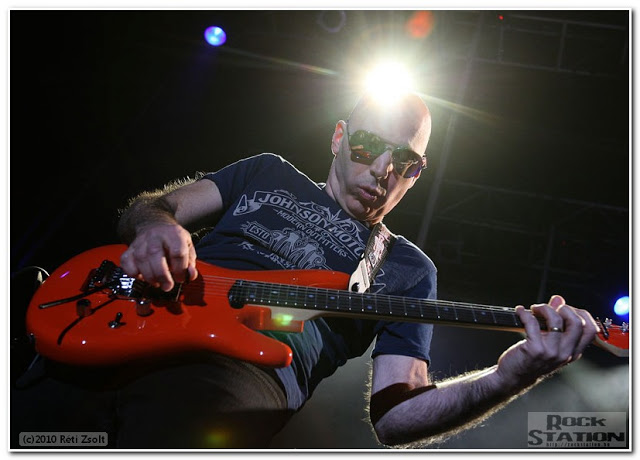 0joe_satriani2010_14.jpg