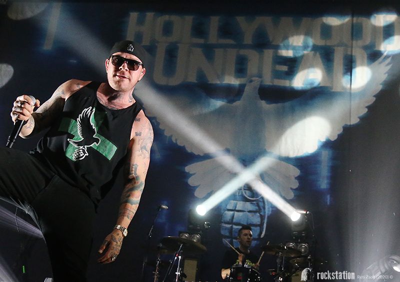 HOLLYWOOD UNDEAD