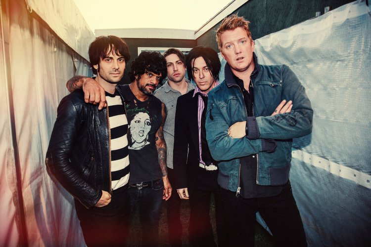 queens_of_the_stone_age_01.jpg