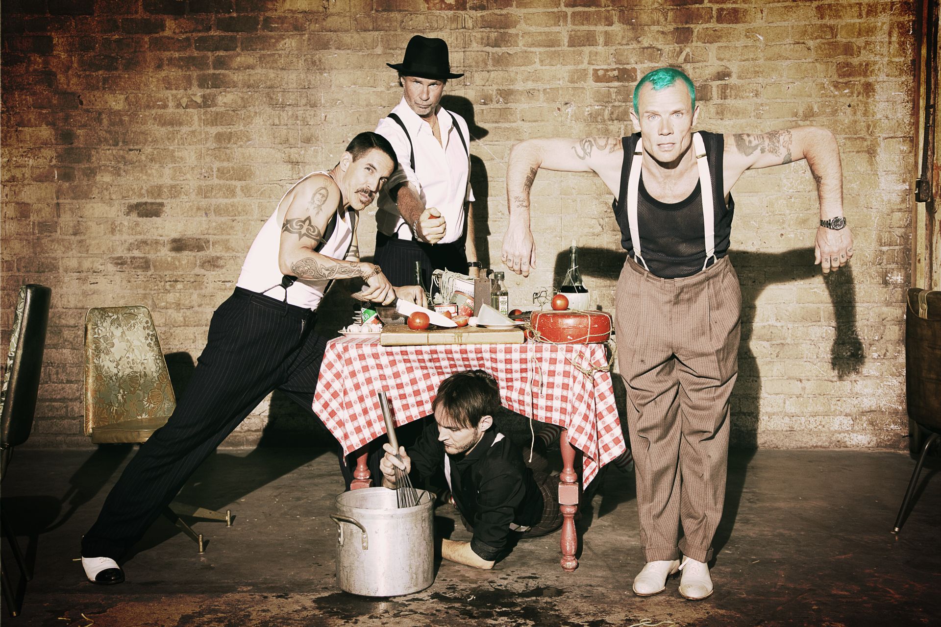 Red_Hot_Chili_Peppers_New_Press_Picture_kicsi.jpg