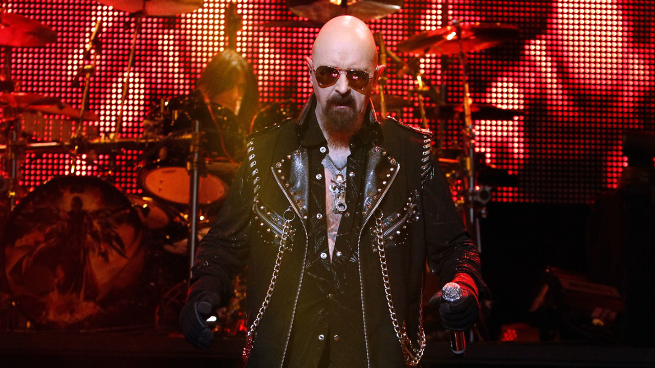 2018.07.24 Judas Priest<br /><br />A heavy metal legendák az új album, a Firepower turnéjával júliusban Budapestet is elérik. A klasszi(ku)s metaldalok mellett hegyekben ígérhetjük a tüzet, szegecselt bőrt és persze az új korong tételeit. Heavy metalosoknak teljes mértékben, kifogások nélkül K.Ö.T.E.L.E.Z.Ő.!