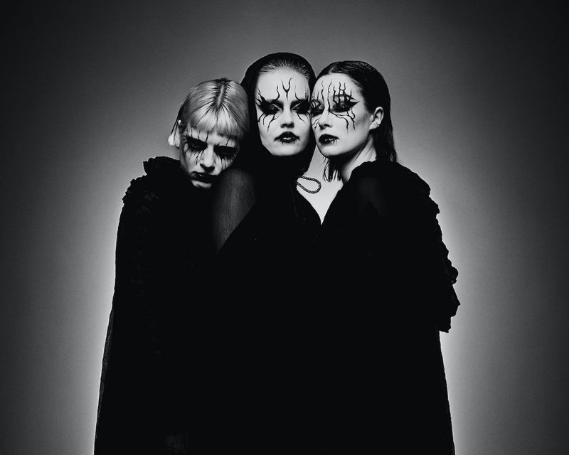 Witch Club Satan szentivánéji rituáléja blastbeatekkel fűszerezve