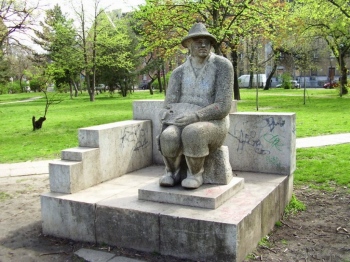 Nagy_Balogh_János_statue (1).jpg