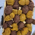 Halloween sütik: boszorkányujjak és sütőtökös muffin mákhabbal
