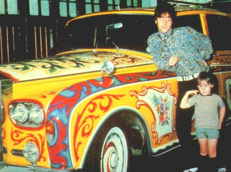 john_lennon_1965_rollys_royce_phantom_v.jpg