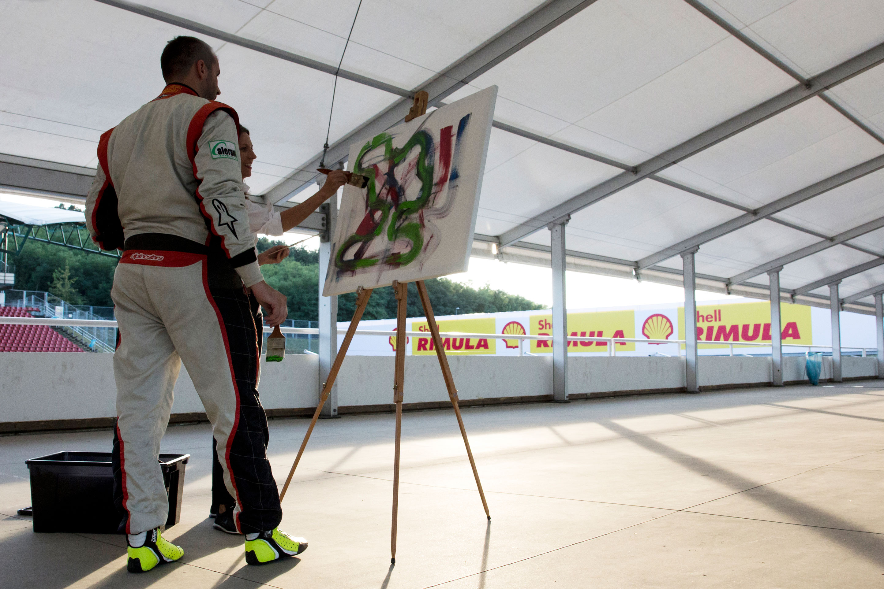 Kiss Norbi Európa Bajnokunk a Hungaroring célegyenese felett festett