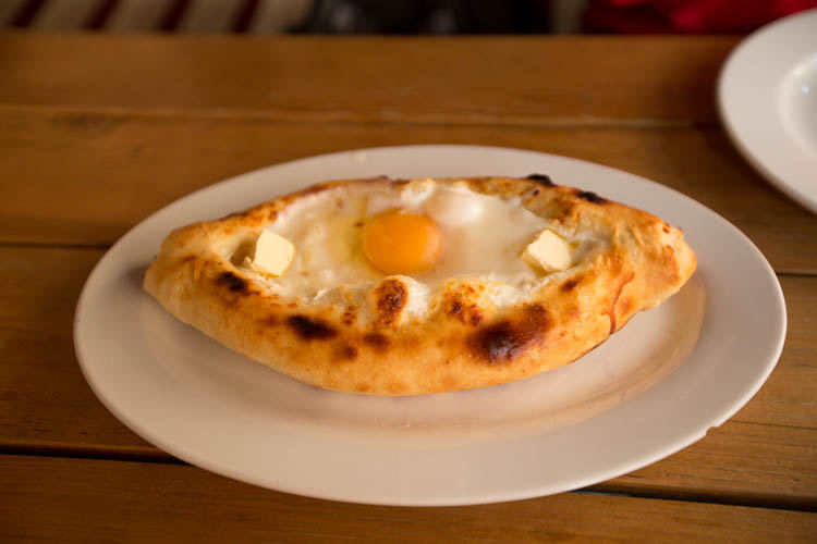 adjarian_khachapuri_4.jpg