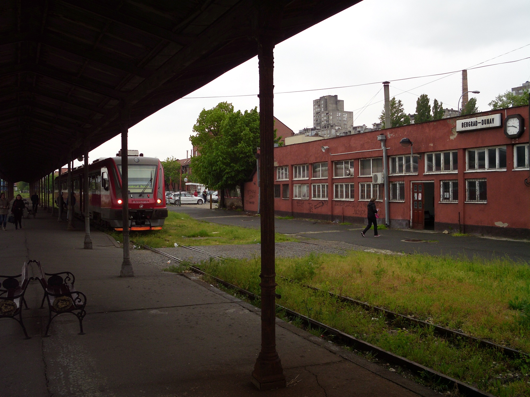 beograd_dunav_commuter_train.JPG