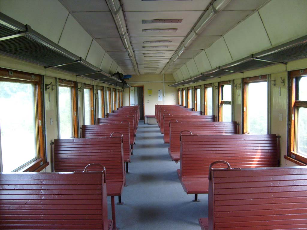 A nemzetközi, Csernyivci-Ocnita vonat utastere: A rengeteg határátkelés miatt szinte senki nem használta ezt a vonatot, nem csoda, hogy megszüntették.