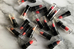 AVON - all about lipstick