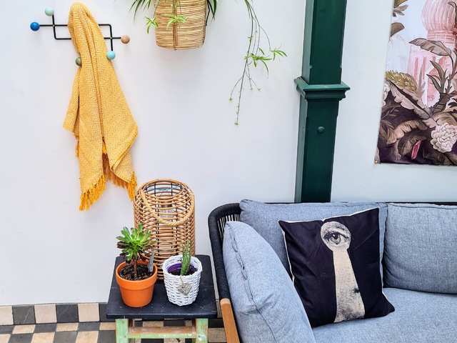 Készítsünk felakasztható rattan kaspót pillanatok alatt!