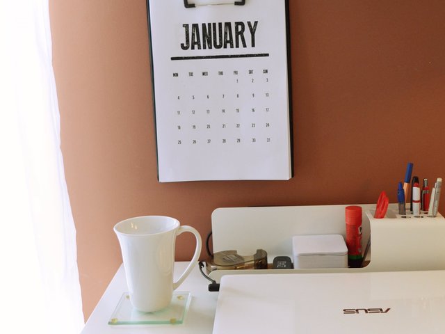 Naptár a dolgozósarokban