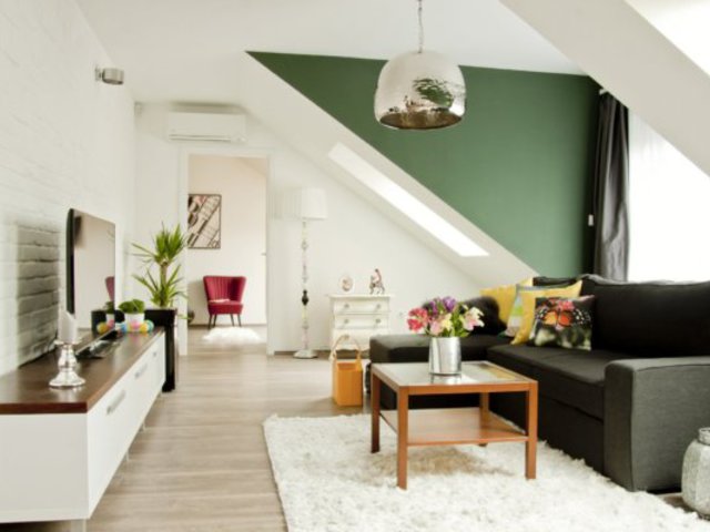 Stílusos és szellős tetőtéri lakás Budapesten