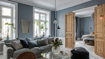 Klasszikus skandináv otthon kék falakkal