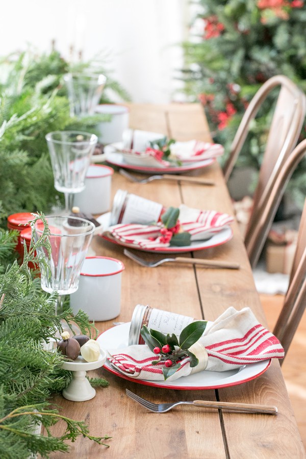 candy-cane-tablescape.jpg