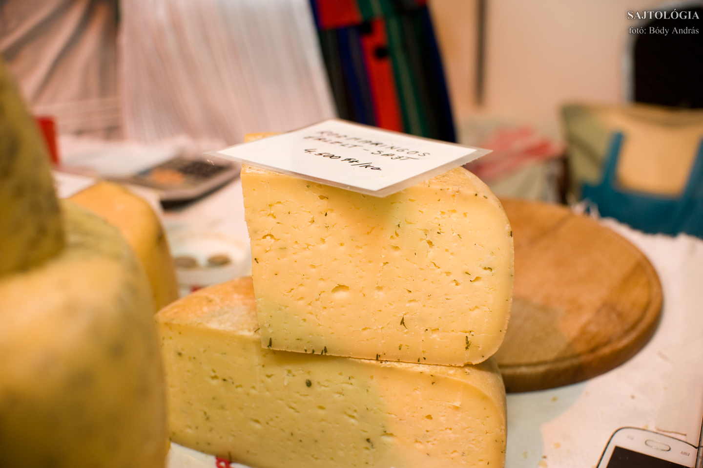 Csíkjenőfalvi rozmaringos érlelt sajt (termelő: Kedves Tamás)