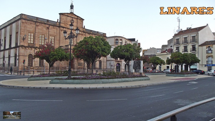 linares-plaza-del-ayuntamiento-ac3b1o-2012.jpg