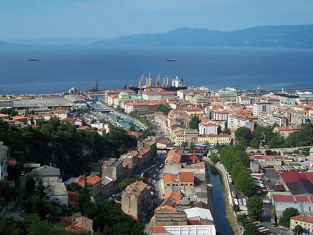 800px-Rijeka-view-2.jpg