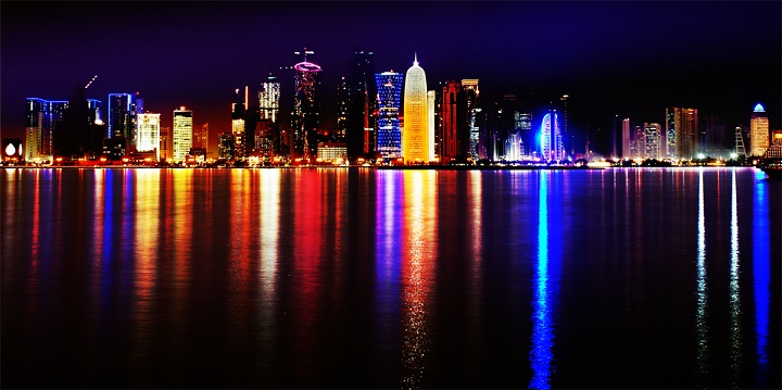 Doha_Qatar_skyline_at_night_Sept_2012.jpg