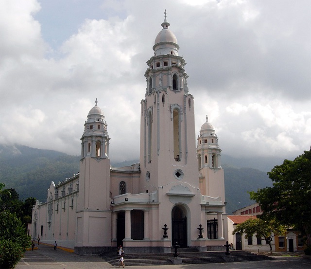 Panteon-Nacional-Caracas-Venezuela.jpg