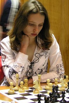 24599d2e4b56999f4f6249afe1cb2307--chess-play-land_1.jpg