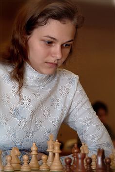 4d67ca59fa84ef7579168a05ded05d9b--chess-play-pretty-pictures.jpg