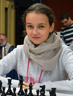 adb6162b26c1e171e8d9ff8dbf1f3092--chess-play-pretty-woman.jpg