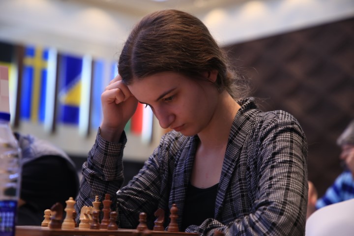 fliajkzwiae7at5.jpg