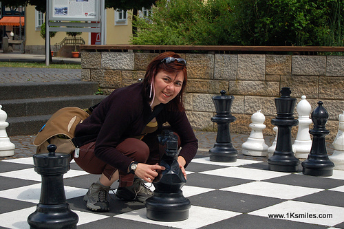 giant-chess-girl-001.jpg