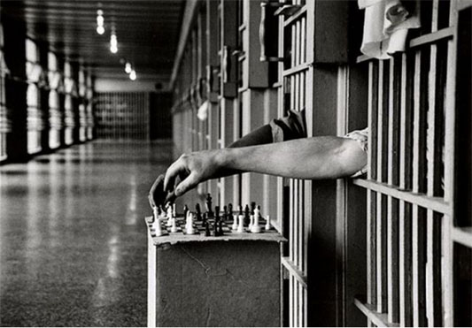 inmates-win-play-chess.jpg