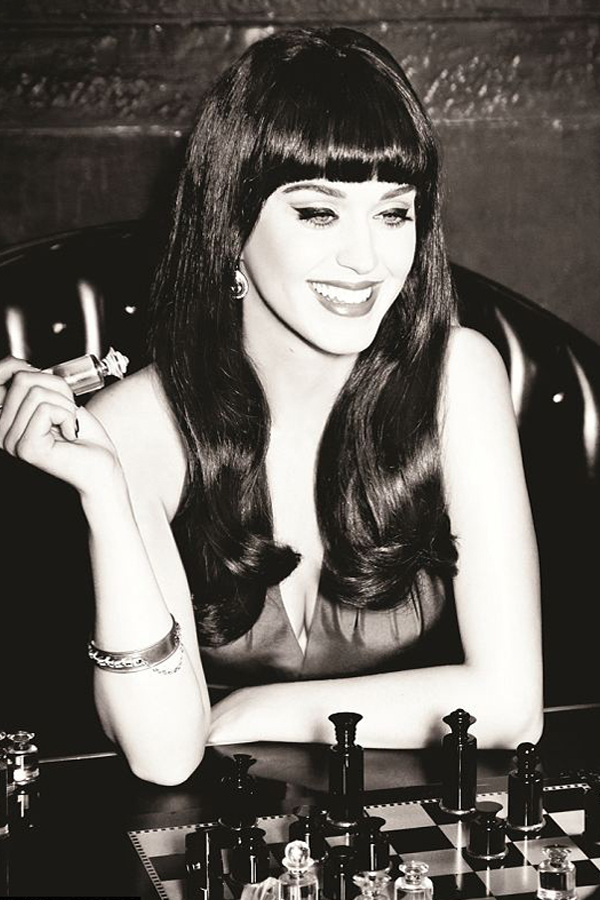 katy-perry-is-beautiful-playing-chess.jpg