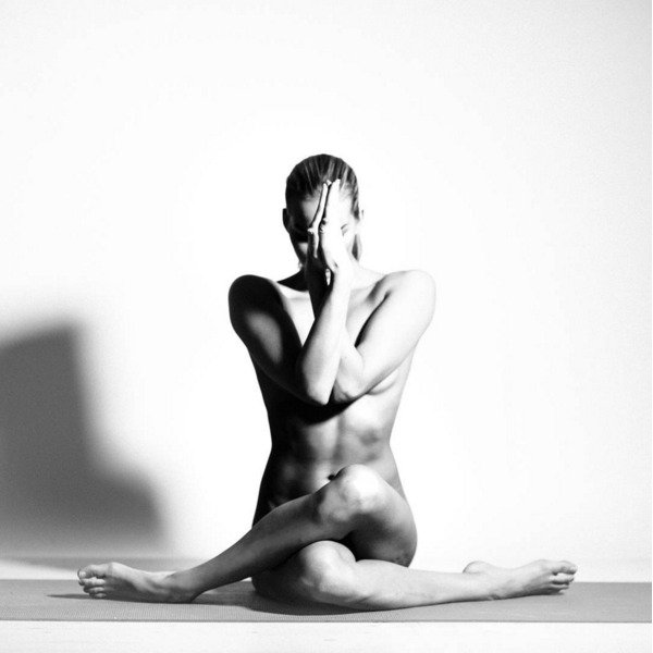 nude-yoga-girl-5.jpg