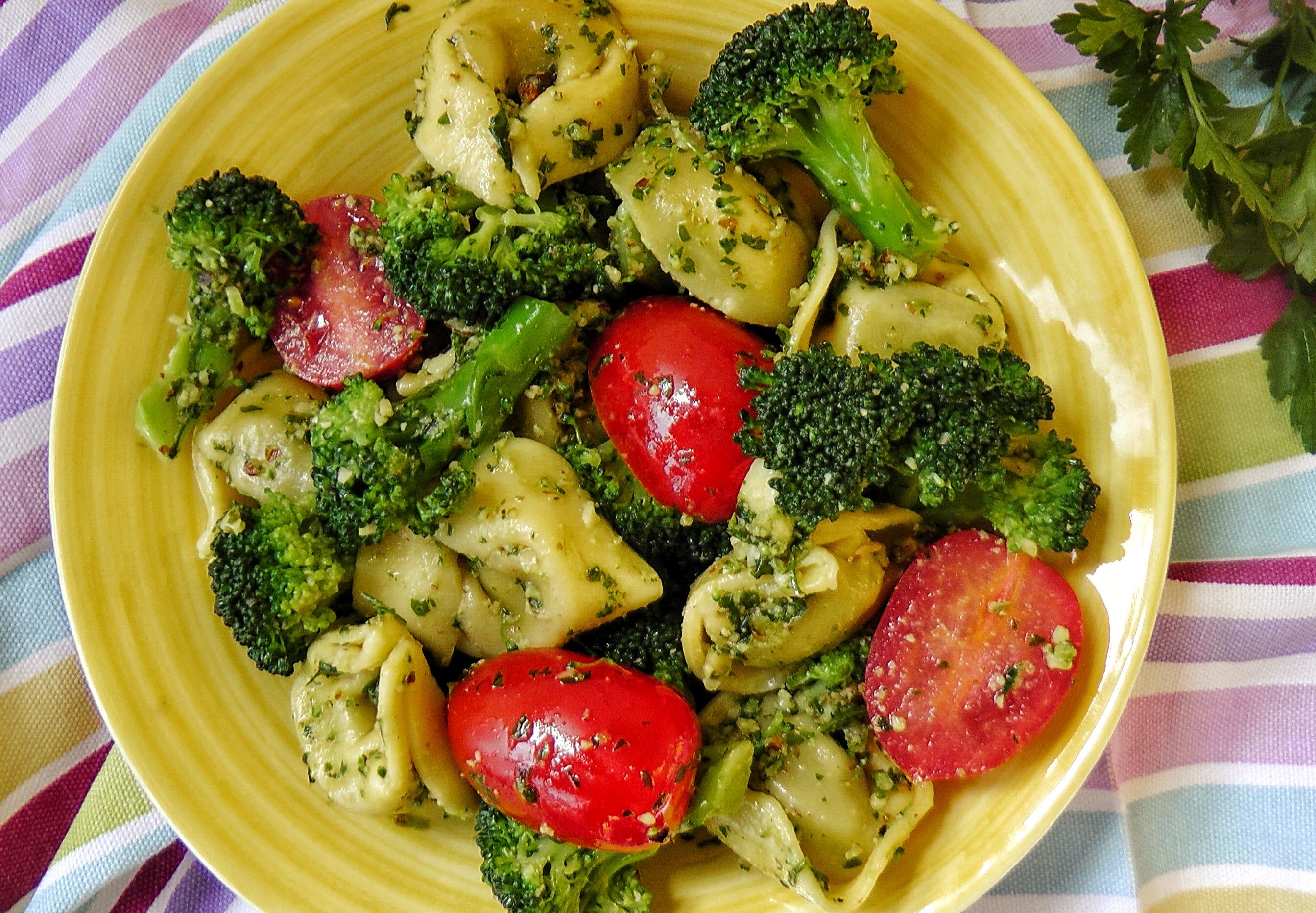 totellini-brokkoli-pesto-salata.jpg