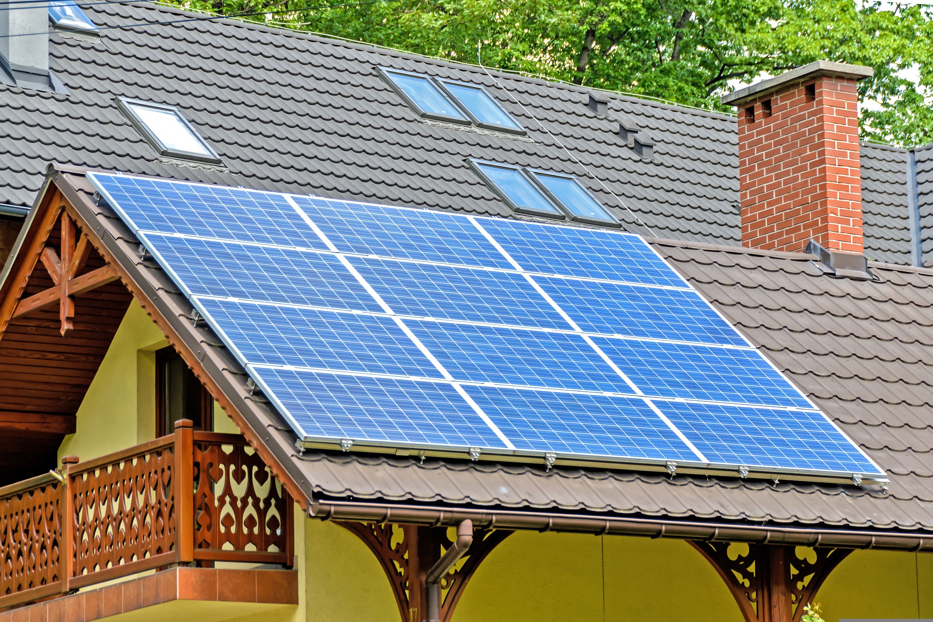 solar-panels-1477987_1920.jpg