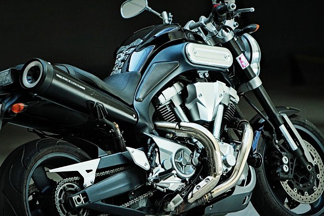 Yamaha MT-01_1.jpg