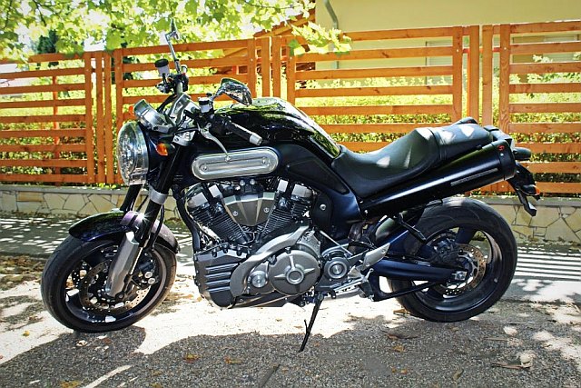 Yamaha MT-01_6.jpg